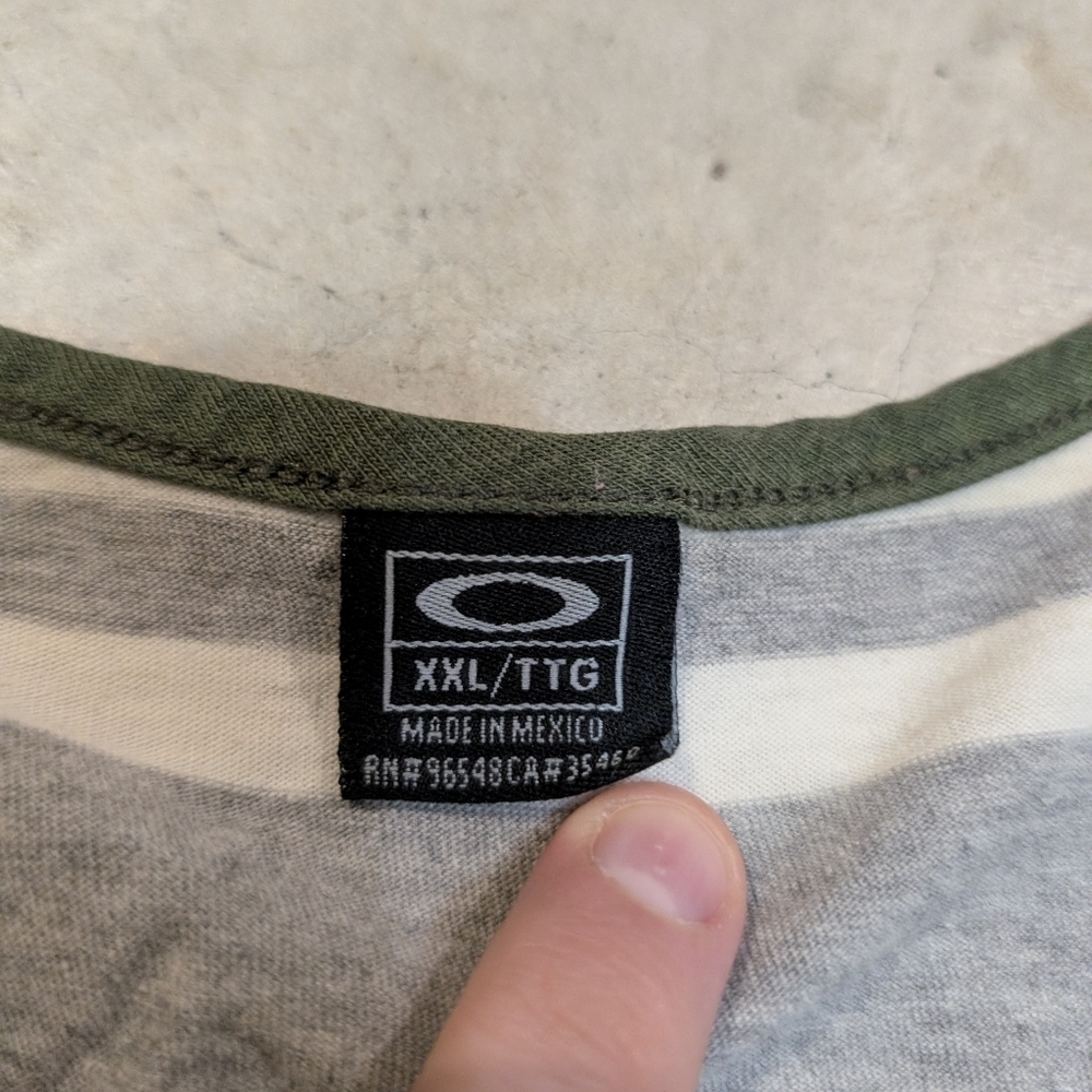 Y2K Oakley Men's XL Striped Tank Top Green and Gray Flaw - Picture 2 of 9